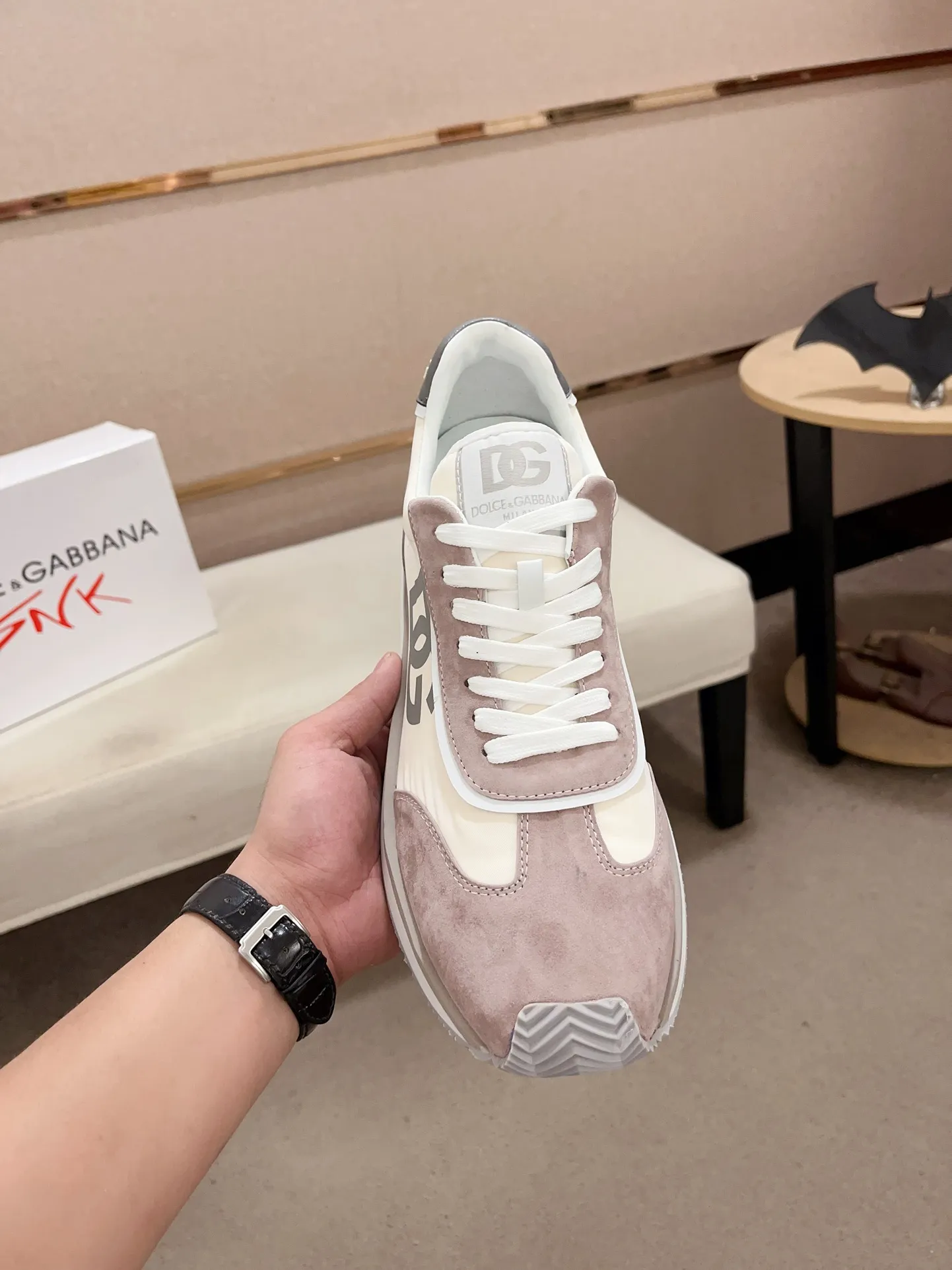 Factory price: 420💰Counter quality, [Proud] DG's latest casual, original quality men's shoes🤠Imported top layer💕Soft sheepskin lining [Proud] In terms of materials and workmanship, it beats all versions on the market💕Highest quality shipments Real photos🎬😇❤Fabrics and imported rubber materials highlight the unique charm of the brand😘The shoelaces are also original custom-made👻Classic lace-up shoes are very comfortable on the feet , code number 38-44 (45.46 can be customized)